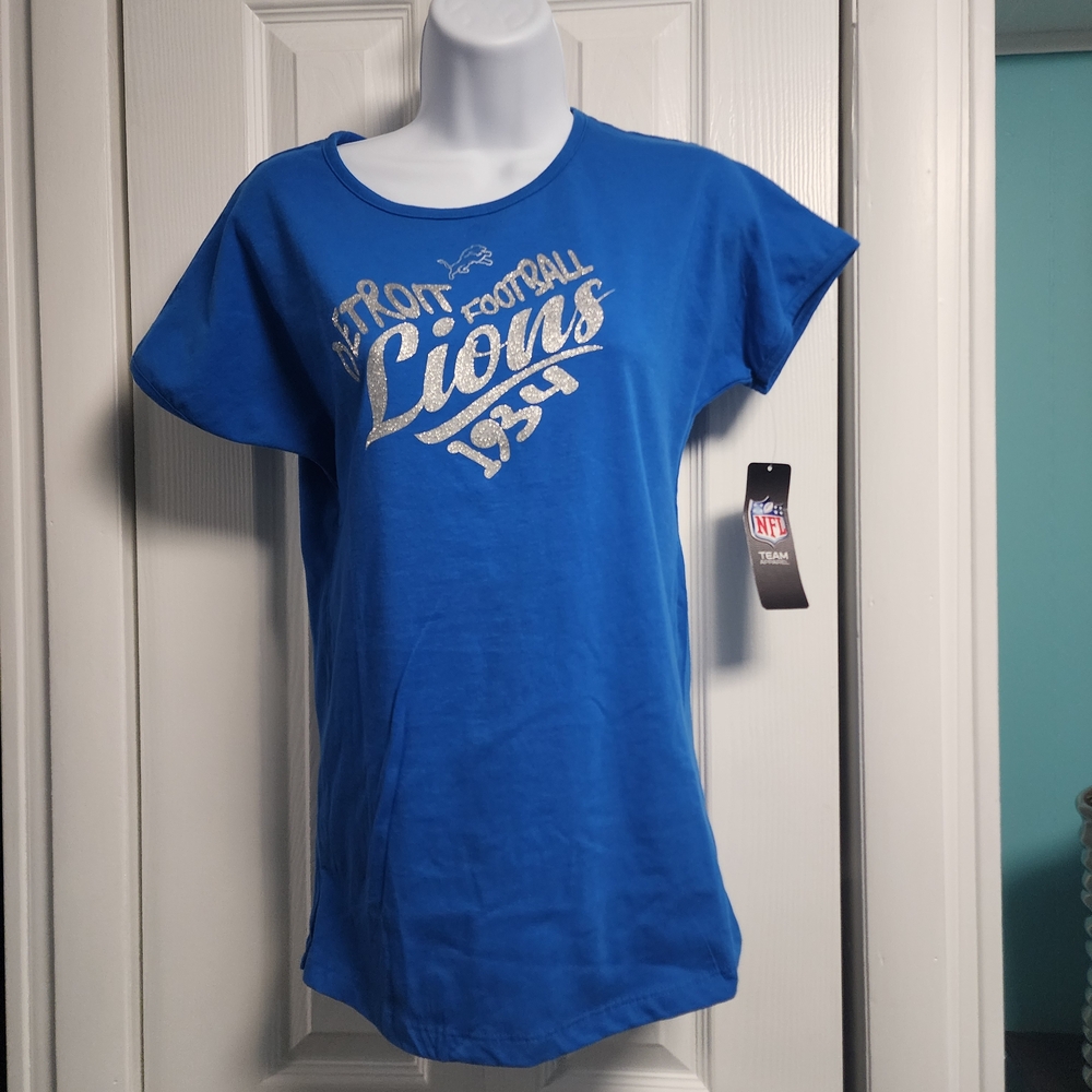 NWT NFL Blue and Silver Graphic Cap Sleeve Tee Large